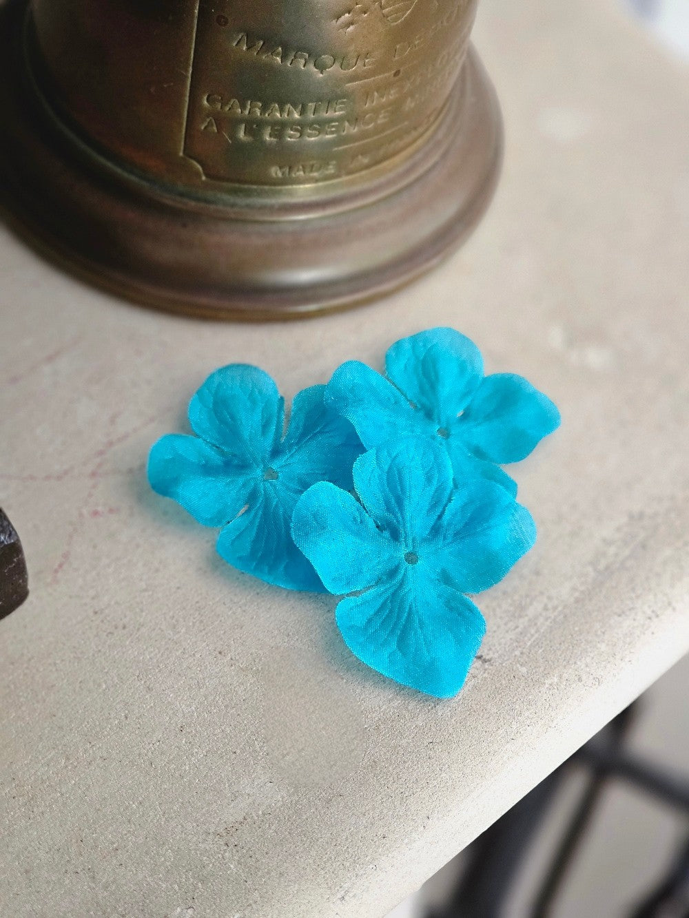 3 fleurs hortensia en pongé de soie turquoise pour bijoux mariage, scrapbooking, carterie, couture
