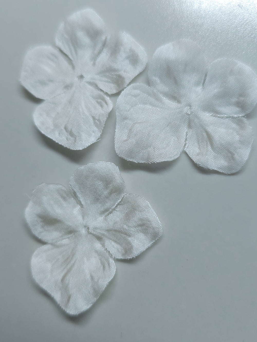 3 fleurs hortensia en pongé de soie ivoire pour bijoux mariage, scrapbooking, carterie, couture