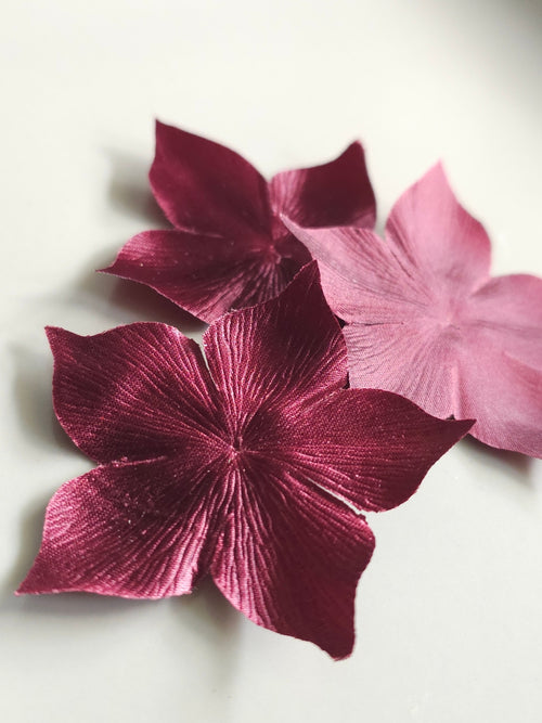 3 fleurs en satin de soie bordeaux pour bijoux mariage, scrapbooking, carterie, couture
