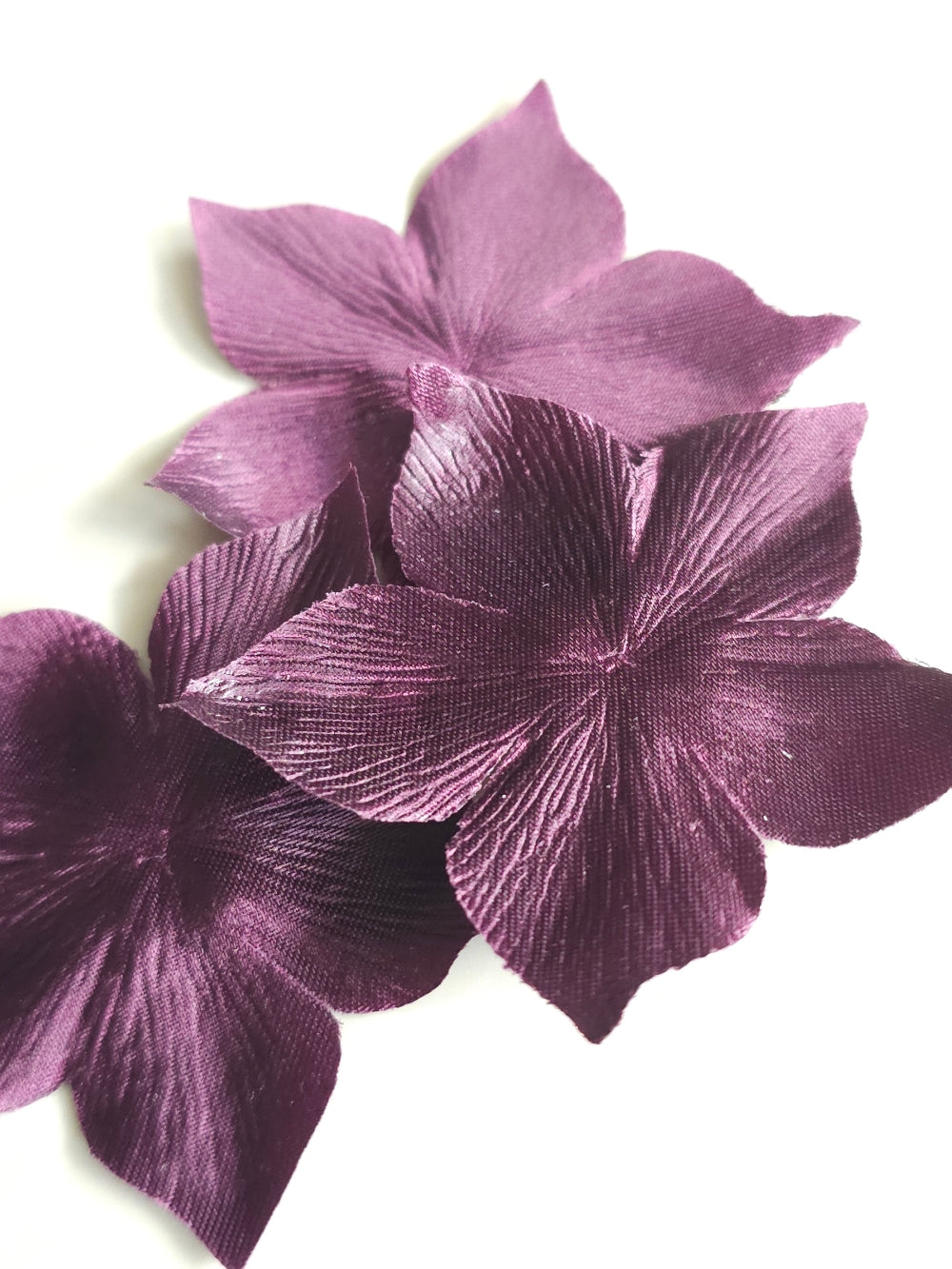 3 fleurs en satin de soie prune pour bijoux mariage, scrapbooking, carterie, couture
