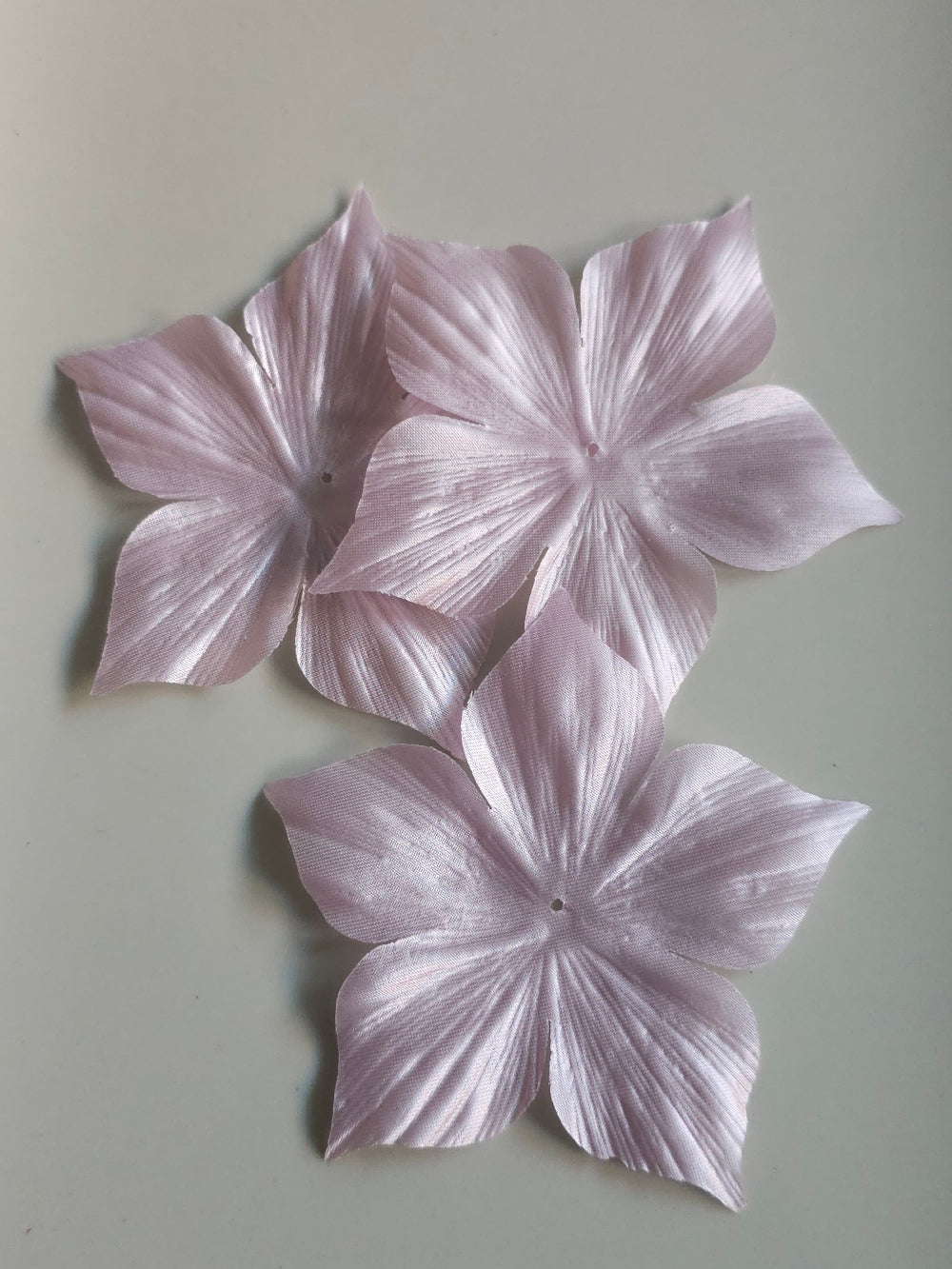 3 fleurs en satin de soie rose 8 cm pour bijoux mariage, scrapbooking, carterie, couture