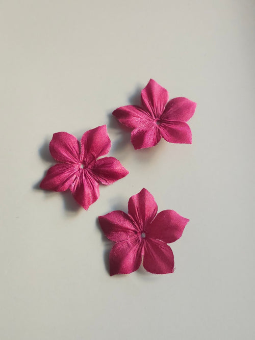 3 fleurs en pongé de soie 3,5 cm bordeaux pour bijoux mariage, scrapbooking, carterie, couture