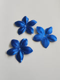 3 fleurs en satin de soie 4,3 cm bleu-roi pour bijoux mariage, scrapbooking, carterie, couture