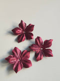 3 fleurs en satin de soie 3,5 cm bordeaux pour bijoux mariage, scrapbooking, carterie, couture