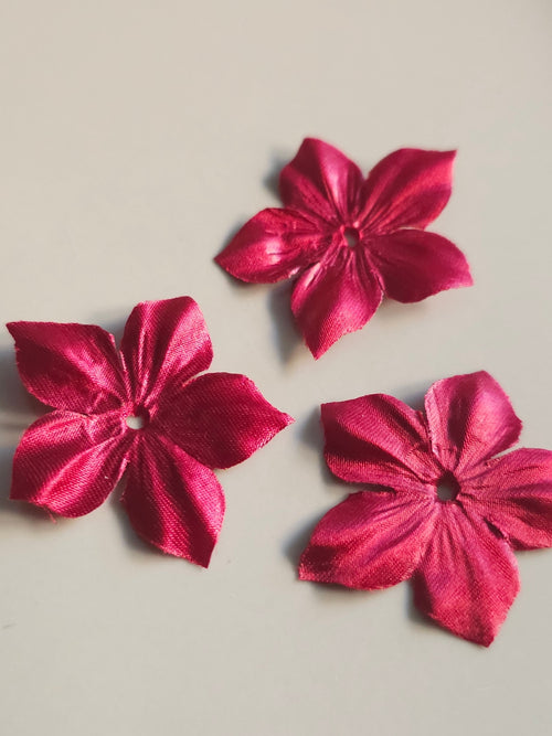 3 fleurs en satin de soie 3,5 cm lie de vin pour bijoux mariage, scrapbooking, carterie, couture