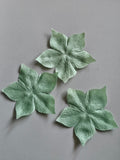 3 fleurs en satin de soie vert amande pour bijoux mariage, scrapbooking, carterie, couture