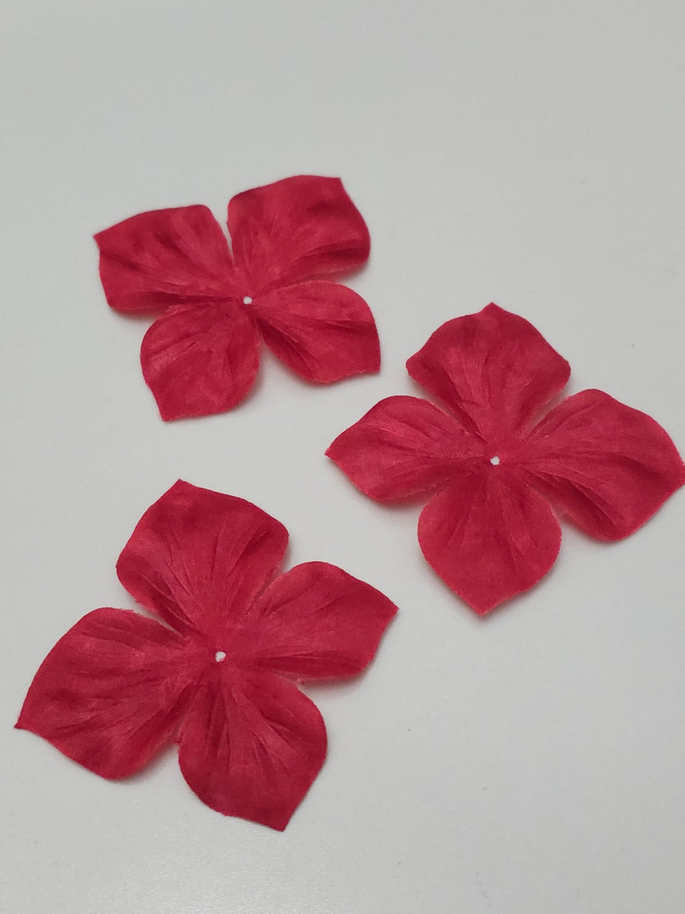 3 papillons en pongé de soie rouge pour bijoux mariage, scrapbooking, carterie, couture