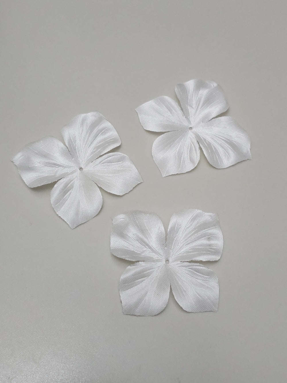 3 papillons en satin de soie blanc pour bijoux mariage, scrapbooking, carterie, couture