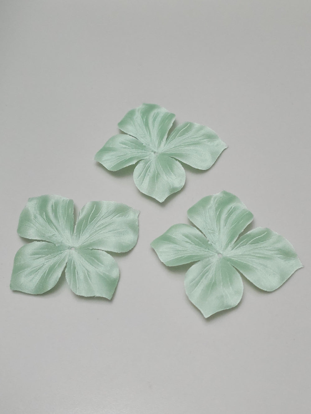 3 papillons en satin de soie vert amande pour bijoux mariage, scrapbooking, carterie, couture