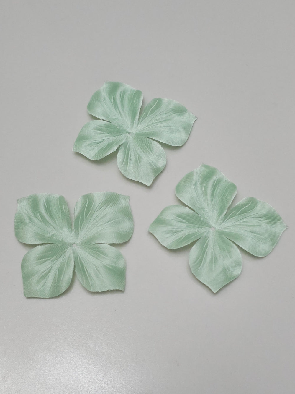 3 papillons en satin de soie vert amande pour bijoux mariage, scrapbooking, carterie, couture